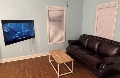 Loganville Cottage | Charming 2-bedroom Cottage in lovely Loganville with Private Pool and Hot Tub