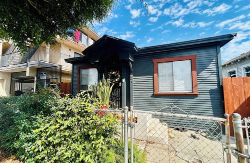 Harbor Cottage | Charming 2-bedroom cottage Beach Nearby