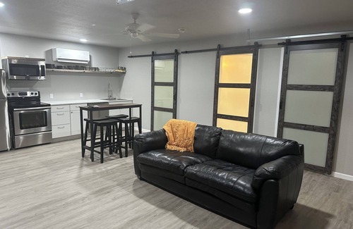 Rapid City Cottage | Charming 2-bedroom cottage house in Rapid City. Horses are welcome!