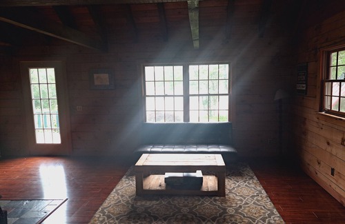 North Monmouth Cabin | Charming 2-bedroom cabin in lovely Monmouth