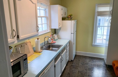 Old Dominion House | Charming 2 bedroom cottage in N Arlington