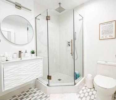 Beverly Hills House | Charming 2-Bedroom Cottage -CAL