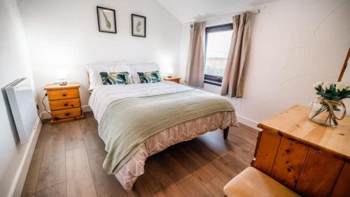 Widemouth Bay House | Charming 2 Bedroom Coastal Cottage nr Bude