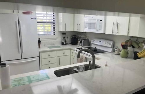 Bokeelia Condo | Charming 2-bedroom condo with AC, WiFi in serene Bokeelia FL.With boat slip