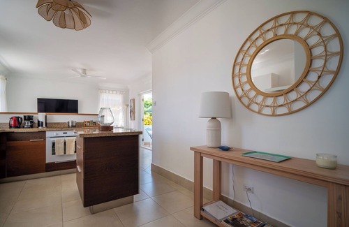 Enterprise Condo | Charming 2-bedroom Condo Near White Sandy Beaches and Surf Breaks