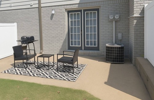 Oxford Condo | Charming 2-bedroom condo in lovely Oxford