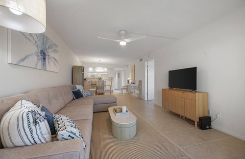 Stuart Condo | Charming 2-bedroom condo in delightful Stuart with WiFi, AC