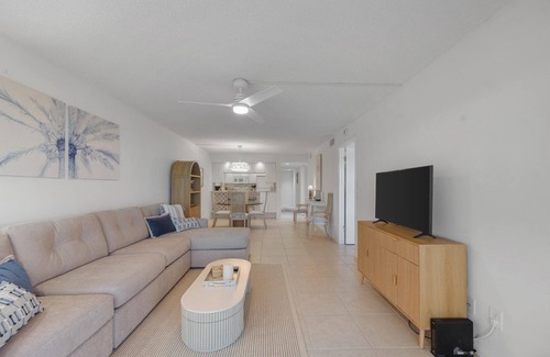 Stuart Condo | Charming 2-bedroom condo in delightful Stuart with WiFi, AC