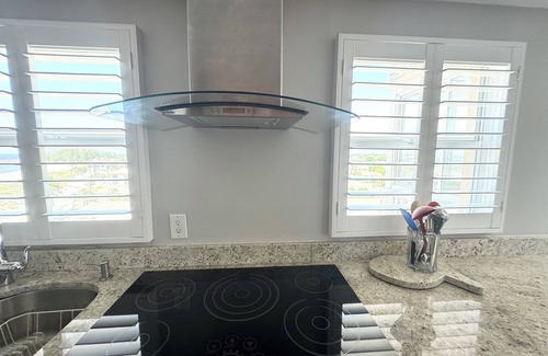 Venice Condo | Charming 2-bedroom condo with direct beach access and pool in wonderful Venice