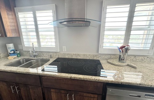 Venice Condo | Charming 2-bedroom condo with direct beach access and pool in wonderful Venice