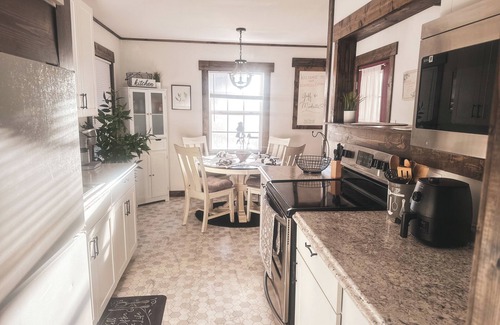 Franklin Cottage | Charming 2-bedroom cottage in Franklin, NC in the Great Smoky Mountains