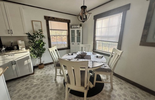 Franklin Cottage | Charming 2-bedroom cottage in Franklin, NC in the Great Smoky Mountains