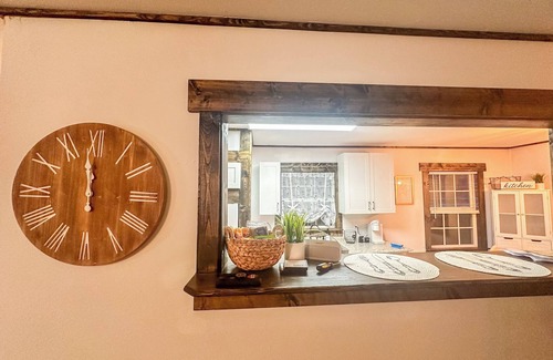 Franklin Cottage | Charming 2-bedroom cottage in Franklin, NC in the Great Smoky Mountains
