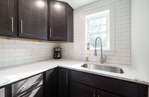 Kennebunkport House | Charming 2 bedroom cottage near beaches, galleries & dining