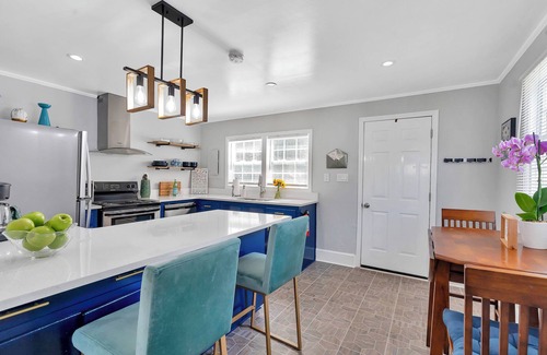 Church Street Cottage | Charming 2-bedroom cottage with WiFi, AC in enjoyable Atlanta