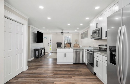 Algood House | Charming 2-bedroom Duplex in quaint Algood area with WiFi, HVAC, Washer-Dryer
