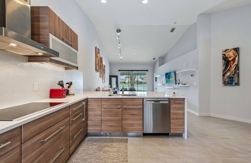 North Naples Villa | Charming 2 Bedroom+Den Villa in Naples, Florida