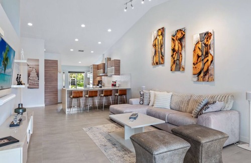 North Naples Villa | Charming 2 Bedroom+Den Villa in Naples, Florida