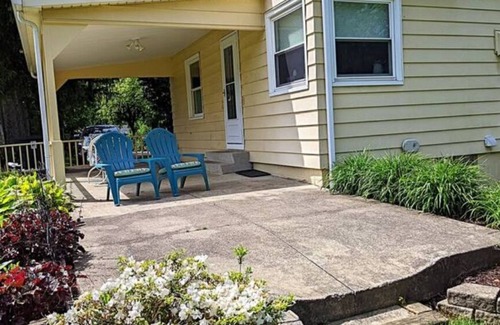 Northwest Akron House | Charming 2-bedroom dog friendly house in lovely Akron