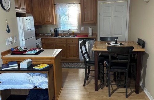 Fairhope Apartment | Charming 2-bedroom Fish River view upstairs apartment in wonderful Fairhope AL