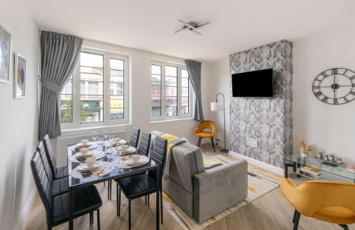 Copers Cope Apartment | Charming 2 Bedroom Flat on High Street Beckenham