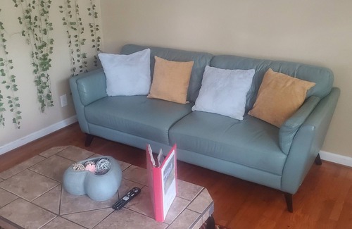 Jefferson Park House | Charming 2-bedroom house with AC, WiFi in nice East Point