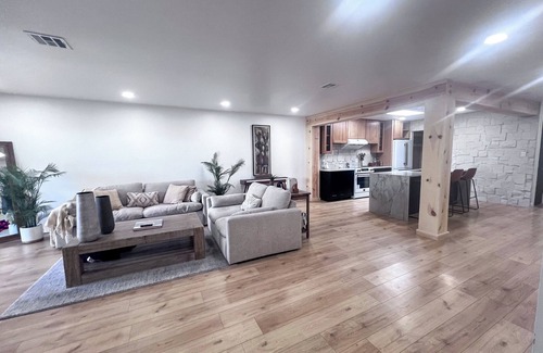 Las Cruces House | Charming 2-bedroom house with WiFi, AC in awesome Las Cruces