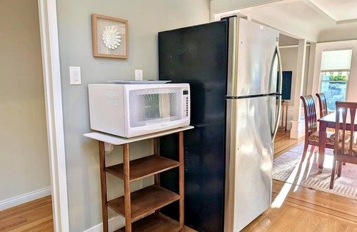 Fair Oaks House | Charming 2-bedroom house Near Stanford