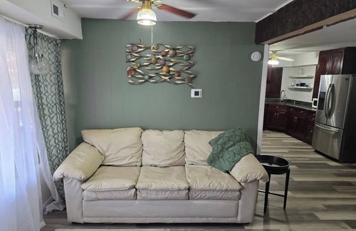 New Lisbon House | Charming 2-bedroom house near Castle Rock Lake