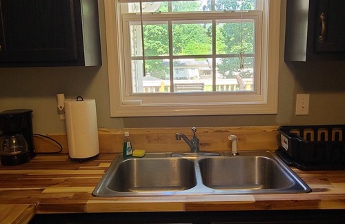 Southmont House | Charming 2-bedroom house with AC and WiFi on High Rock Lake, Lexington