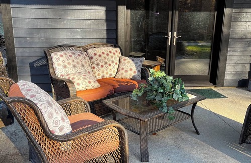 Gnaw Bone House | Charming 2-bedroom house in perfect Nashville! Close to the Heart of Nashville