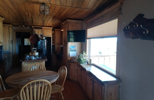 Saint Stephens House | Charming 2-bedroom house with WiFi and AC