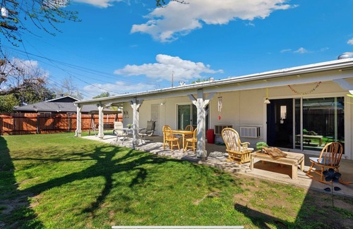 Arlington House | Charming 2-bedroom house in lovely Riverside with AC