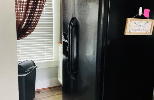 Rossville House | Charming 2-bedroom house in Pleasant Rossville with AC, WiFi, fenced in yard!