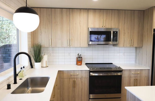 Lincoln House | Charming 2-bedroom home close to Vancouver Downtown