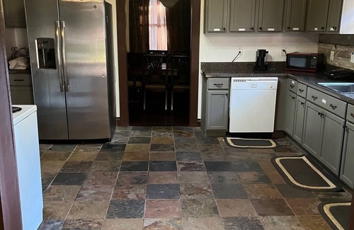 Easley House | Charming 2-bedroom home in tranquil Easley
