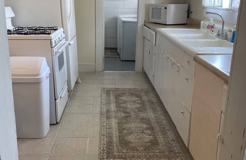 Arapahoe House | Charming 2-bedroom house in Arapahoe! Convenient for camps and ferry!