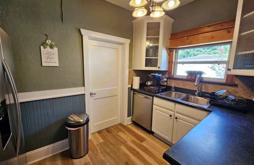Clermont House | Charming 2-bedroom house - Stunning Views of Lake Minneola in Heart of Downtown