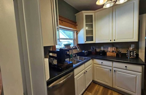 Clermont House | Charming 2-bedroom house - Stunning Views of Lake Minneola in Heart of Downtown