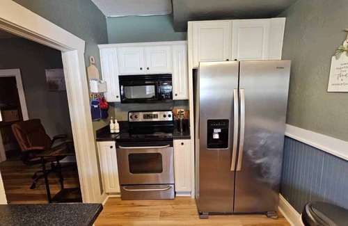 Clermont House | Charming 2-bedroom house - Stunning Views of Lake Minneola in Heart of Downtown