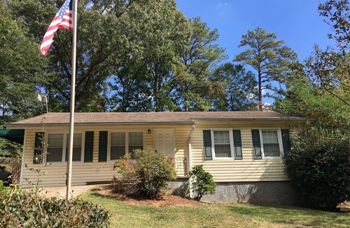 Marietta House | Charming 2-bedroom house in delightful Marietta. Cozy home with amenities.