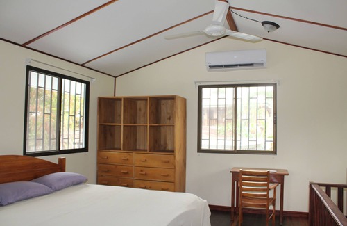Pavones House | Charming 2-bedroom house with WiFi, AC in Pavones