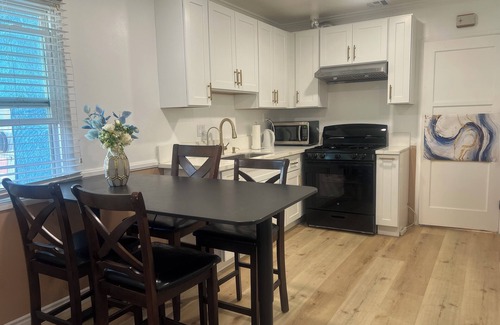 Arcadia House | Charming 2-bedroom house in delightful Arcadia with AC, WiFi