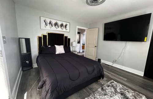 Jefferson Park House | Charming 2-bedroom house with WiFi and prine location in lovely Atlanta