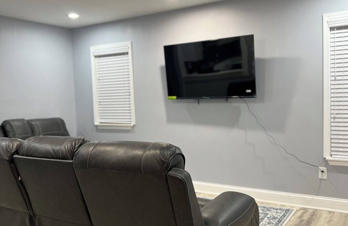 Detroit House | Charming 2-bedroom house in amazing Detroit with WiFi