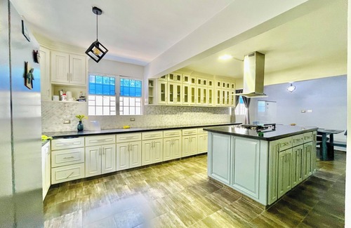 Imbert House | Charming 2-bedroom house with AC, WiFi in delightful countryside