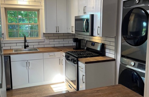 Oak Cliff House | Charming 2-bedroom house in Dallas with AC