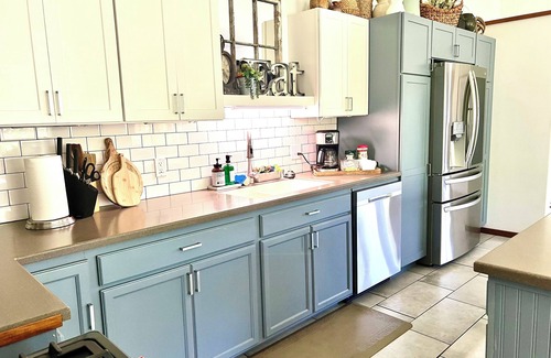 Keaau House | Charming 2-bedroom house in peaceful Keaau with WiFi, AC