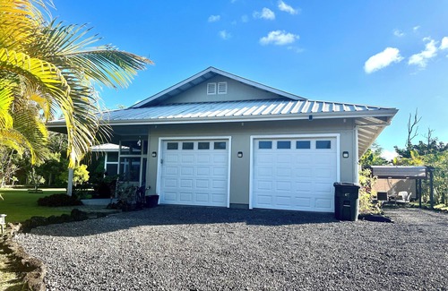 Keaau House | Charming 2-bedroom house in peaceful Keaau with WiFi, AC