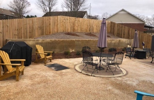 Oxford House | Charming 2-bedroom house - Walking distance to all sporting venues at Ole Miss!